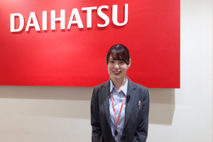 トレッサ横浜店　営業　中邨